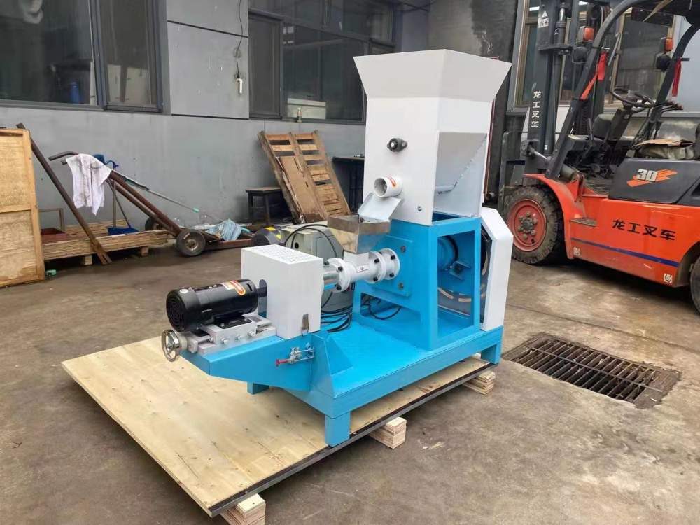 Floating fish feed extruder machine shipped to Ghana