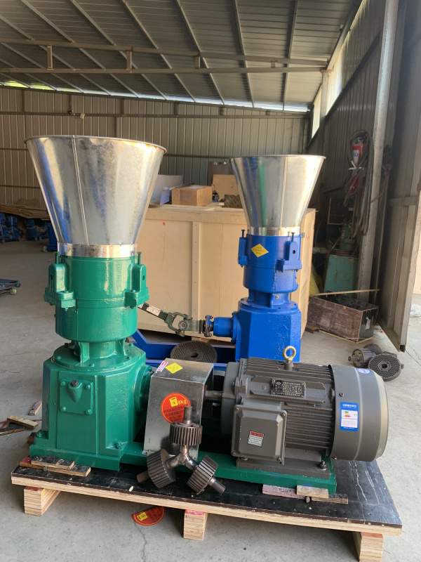 500kg/h KL260 three roller animal feed pellet machine shipped to Mali 